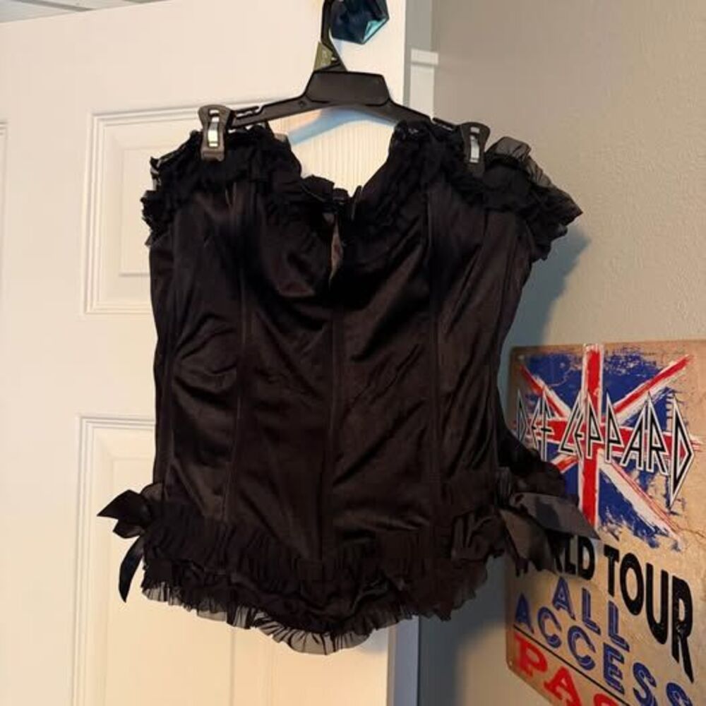 Vintage Torrid Black Frilly Bustier - Size 3 (22/24)Y2K goth-lolita corset top